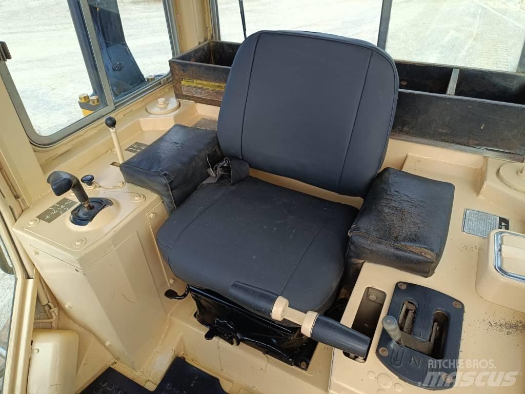 CAT D5H Bulldozer