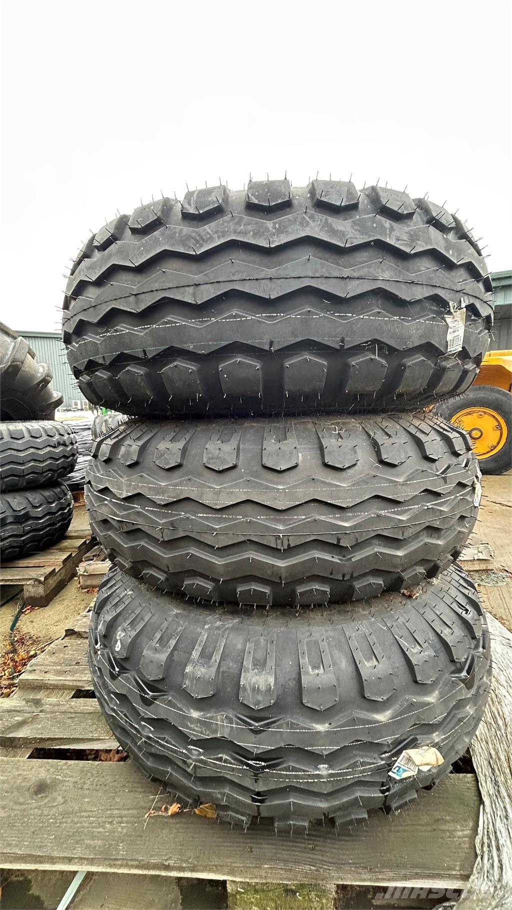  300/85R15.3 Reifen