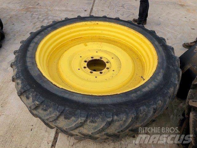  300/95R46 Reifen