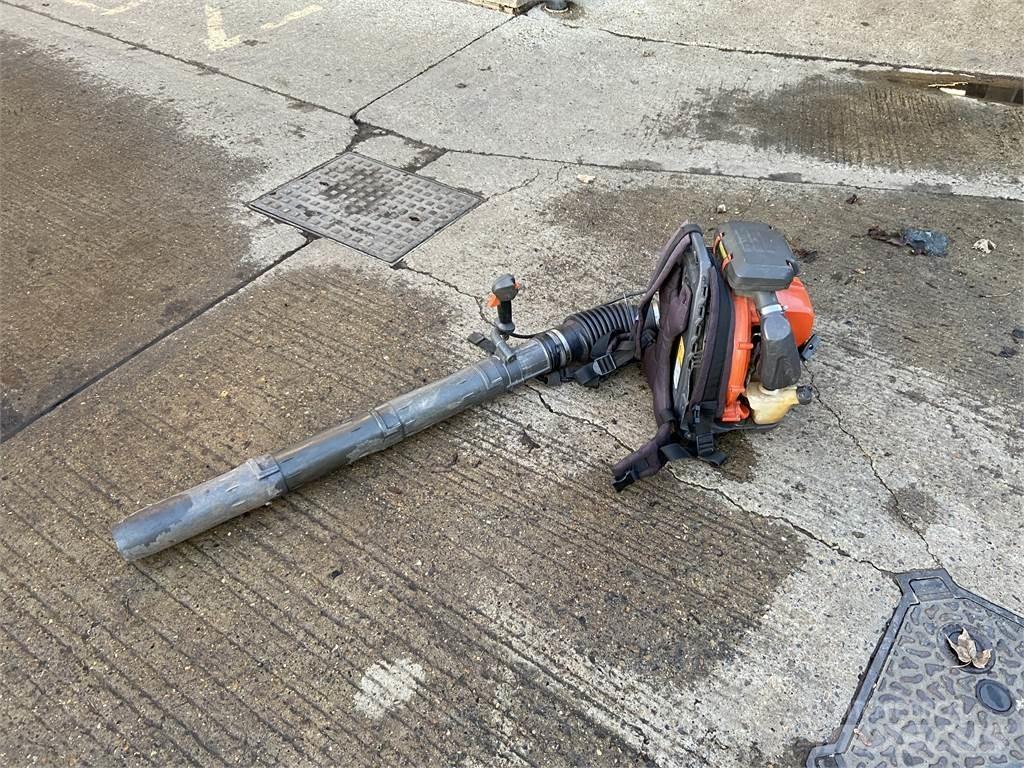 Husqvarna 570BTS Sonstige Landmaschinen