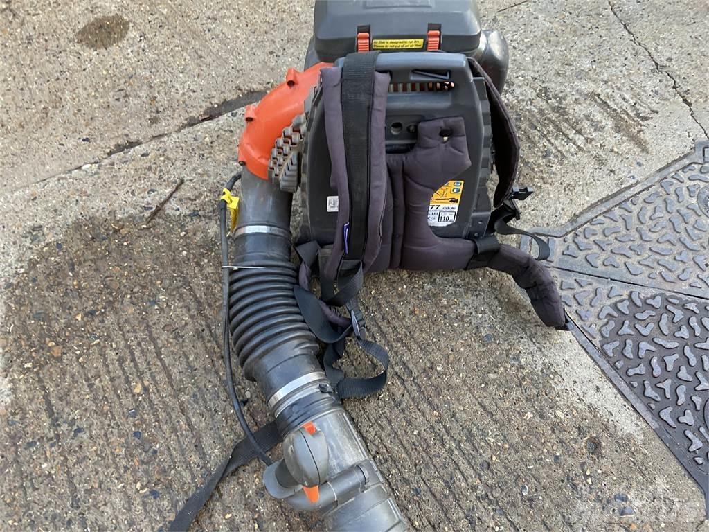 Husqvarna 570BTS Sonstige Landmaschinen