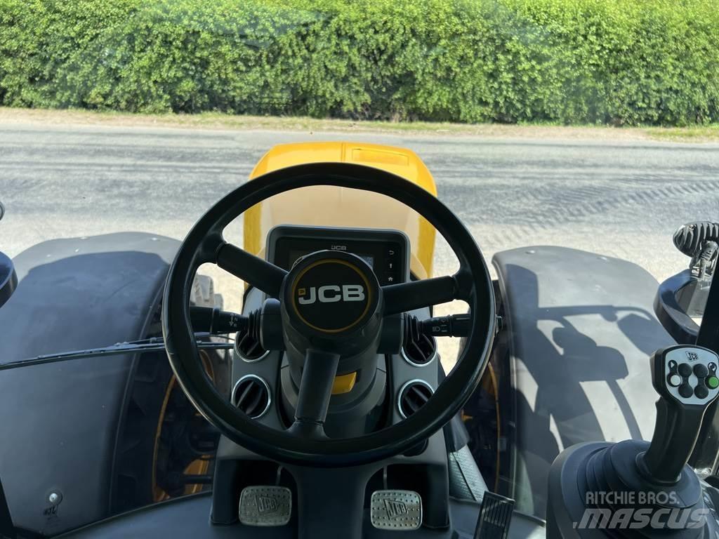 JCB 4220 FASTRAC Traktoren