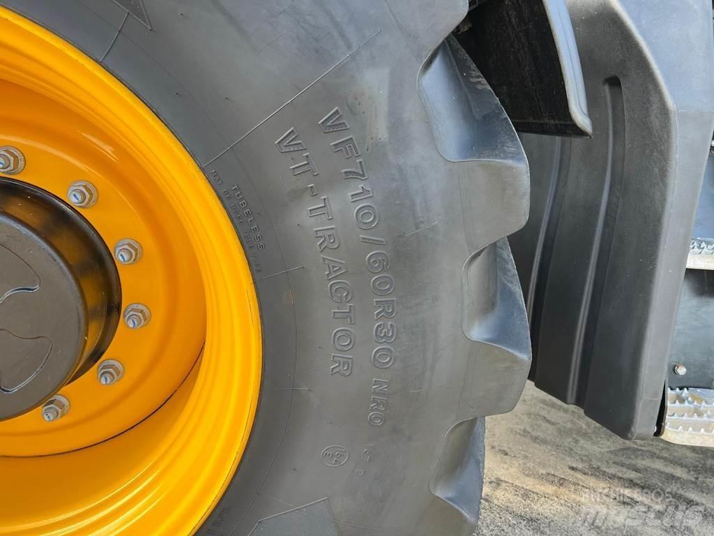 JCB 4220 ICON Traktoren