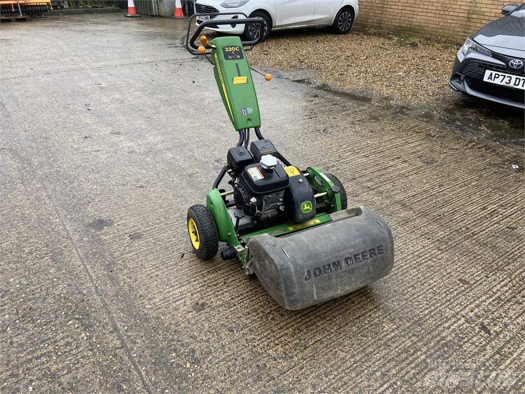 John Deere 220C Sonstige Landmaschinen
