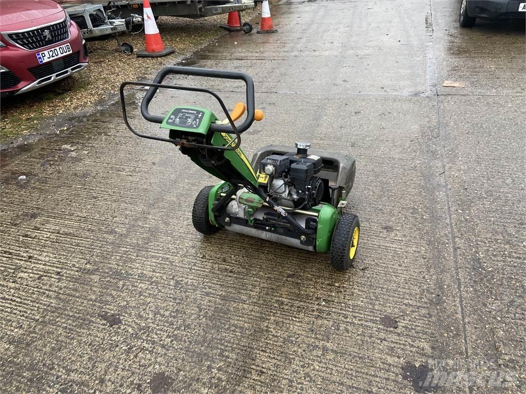 John Deere 220C Sonstige Landmaschinen