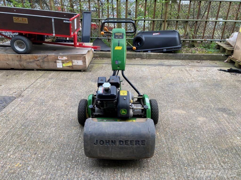 John Deere 220C Sonstige Landmaschinen