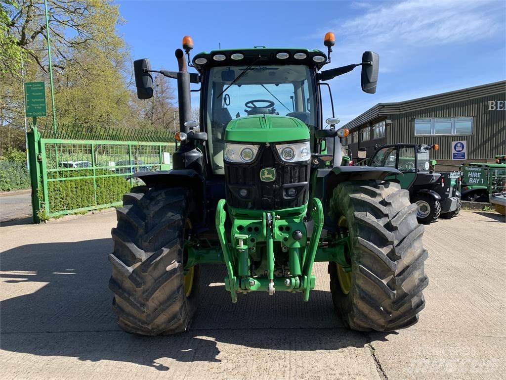 John Deere 6155R Traktoren