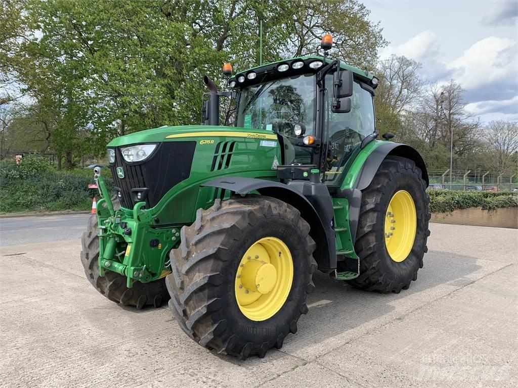 John Deere 6215R Traktoren