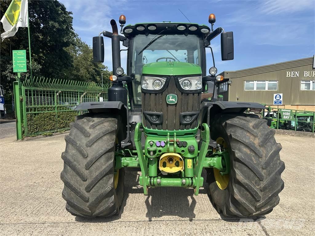 John Deere 6215R Traktoren