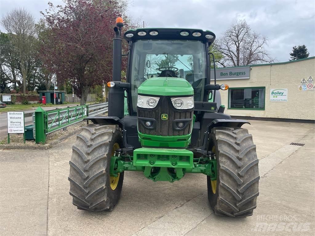 John Deere 6R120 Traktoren