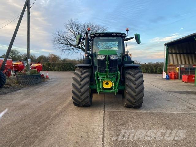 John Deere 6R215 Traktoren