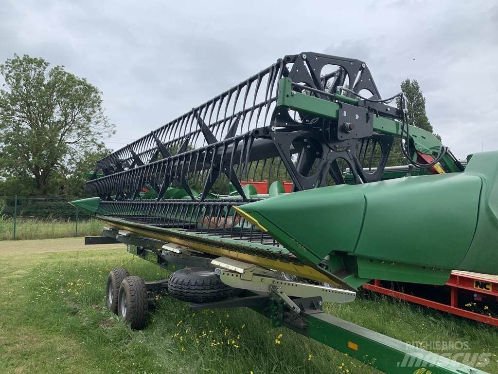 John Deere 725D Mähdrescher