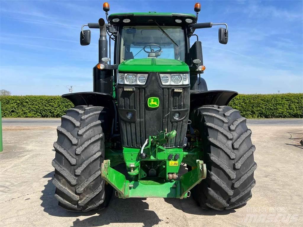 John Deere 7310R Traktoren
