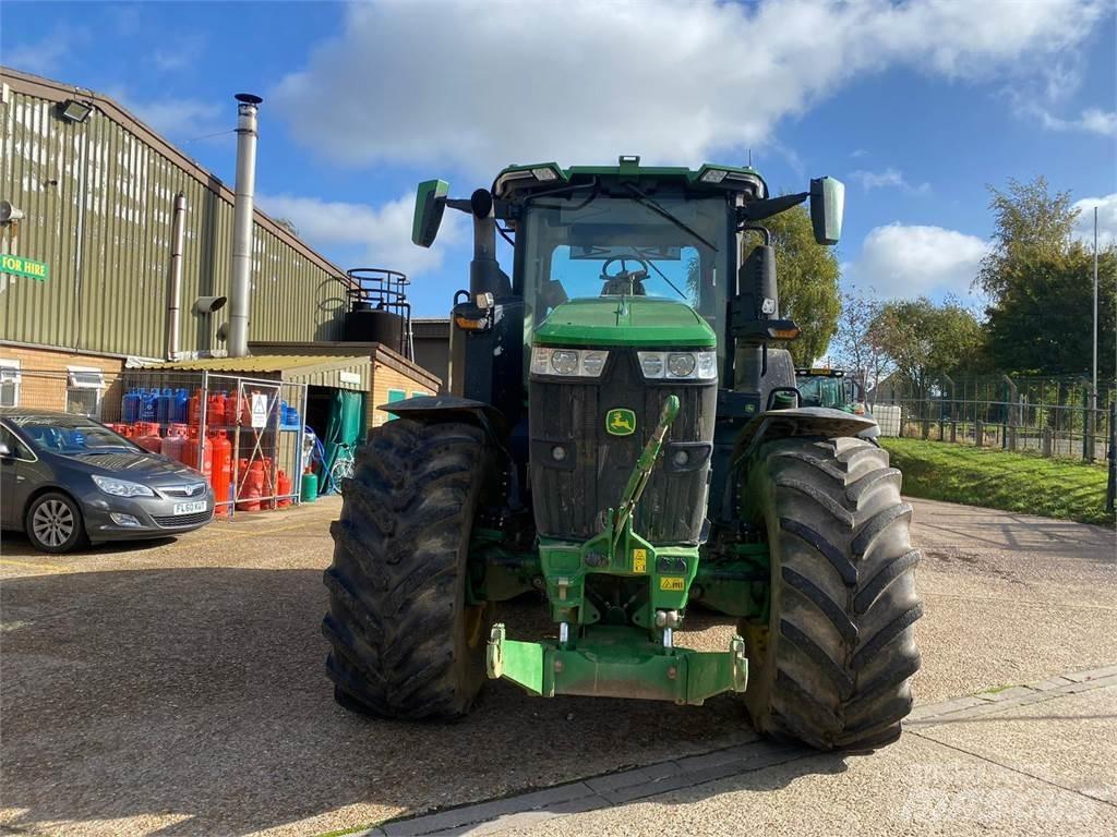 John Deere 7R310 Traktoren