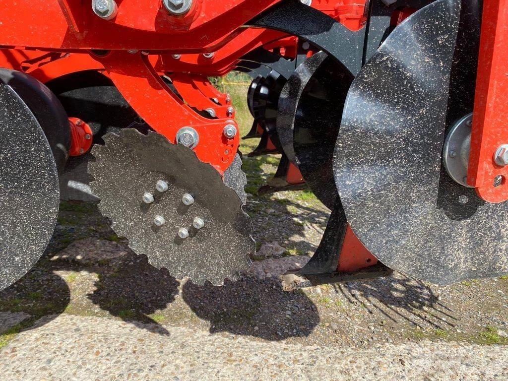 Kuhn STRIGER 300 Sonstige Landmaschinen