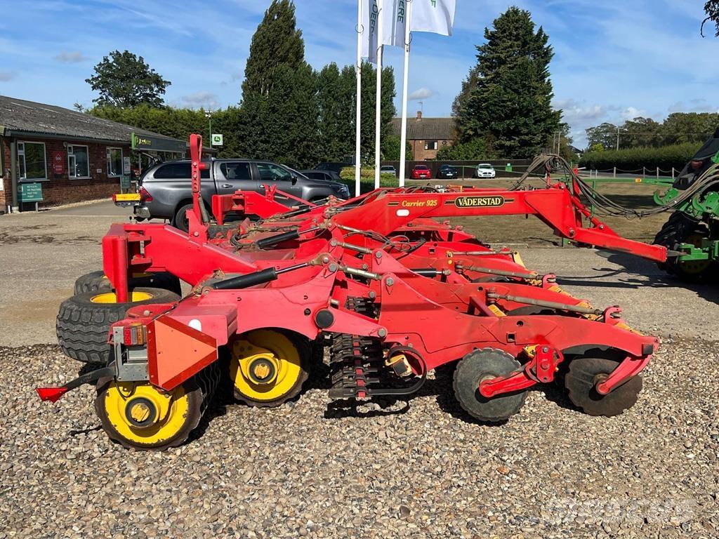 Väderstad CR925 Konventionelle Pflüge