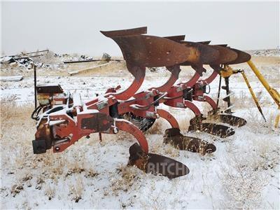 Case IH 145 Konventionelle Pflüge