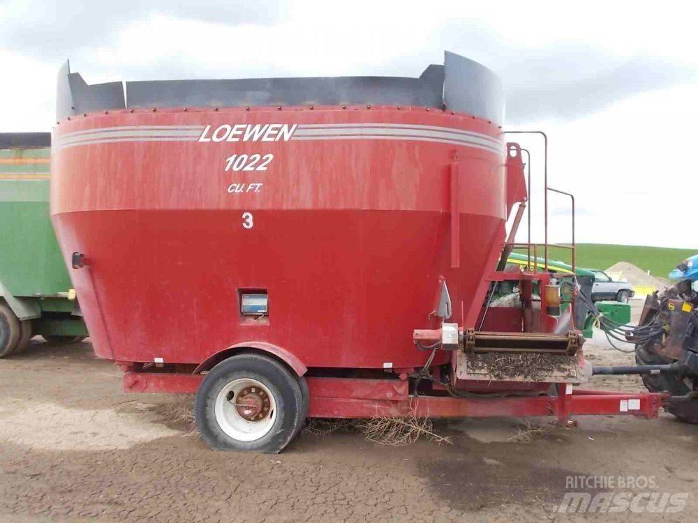  Loewen 1022 Futtermischwagen