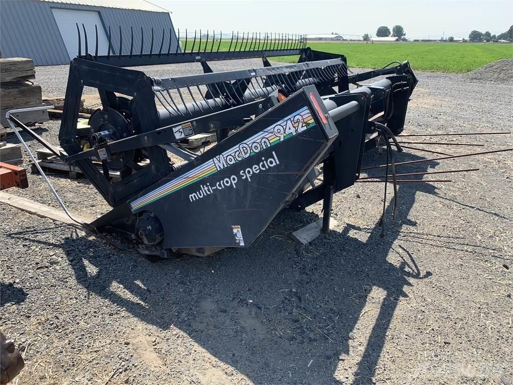 MacDon 942 14' Schwader