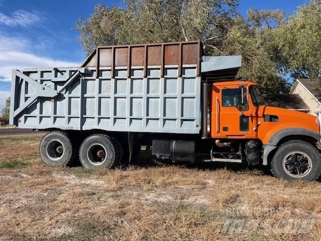 Mack GU713 Andere Fahrzeuge
