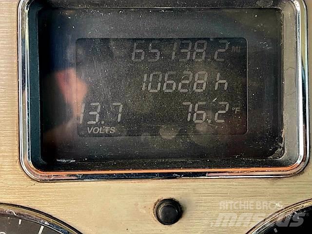 Mack GU713 Andere Fahrzeuge