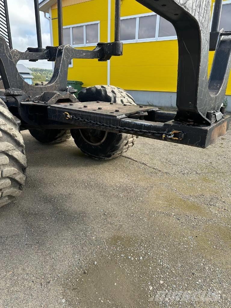 Komatsu 875 Forwarder