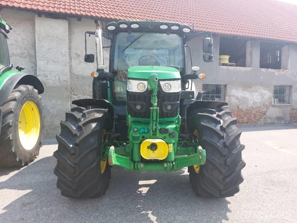 John Deere 6130R Traktoren