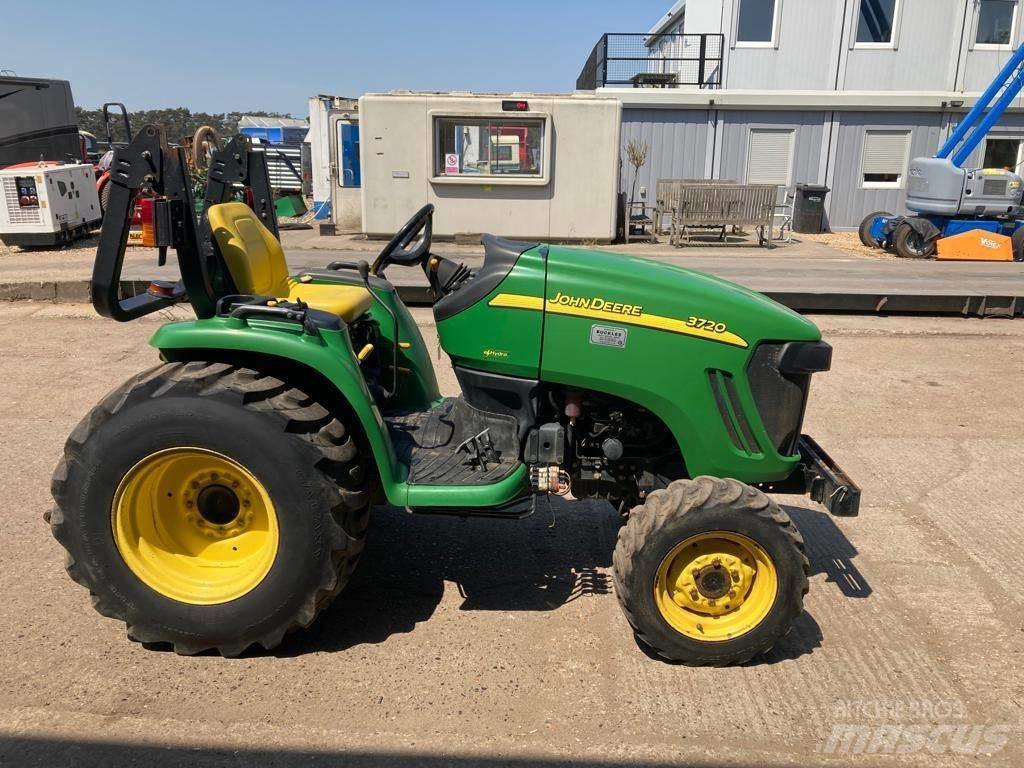 John Deere 3720 Traktoren