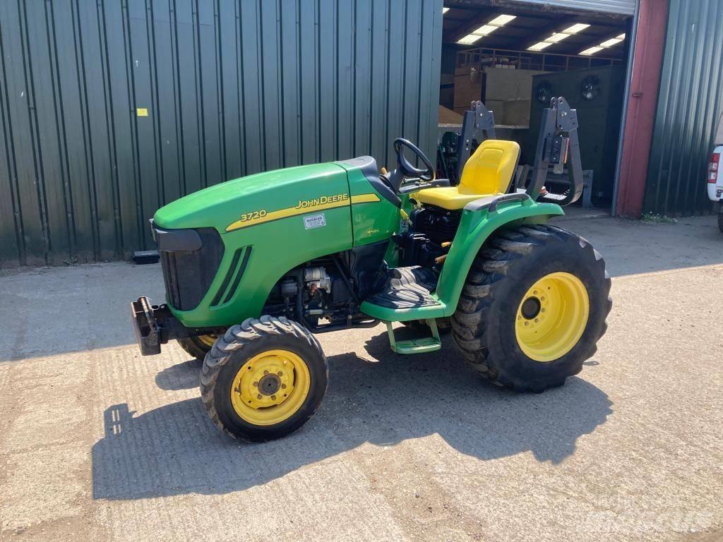 John Deere 3720 Traktoren