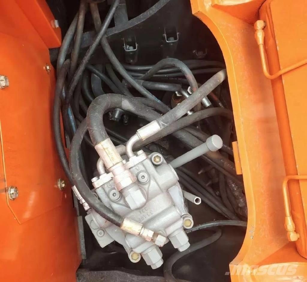 Hitachi 135US-6 Raupenbagger