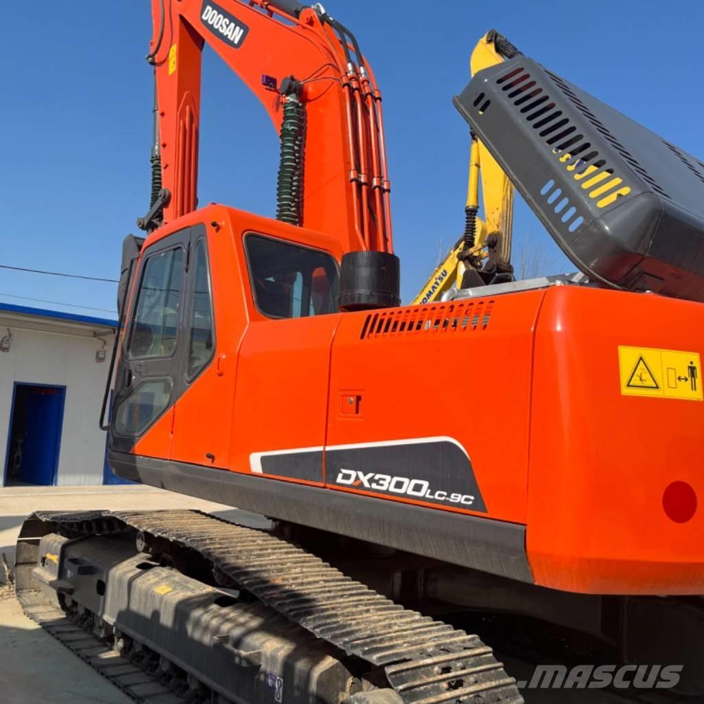 Doosan DX 300 Raupenbagger