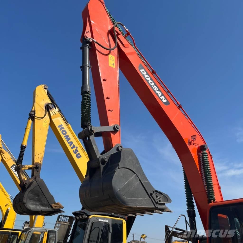Doosan DX 300 Raupenbagger