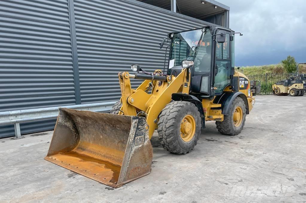 CAT 907M Radlader