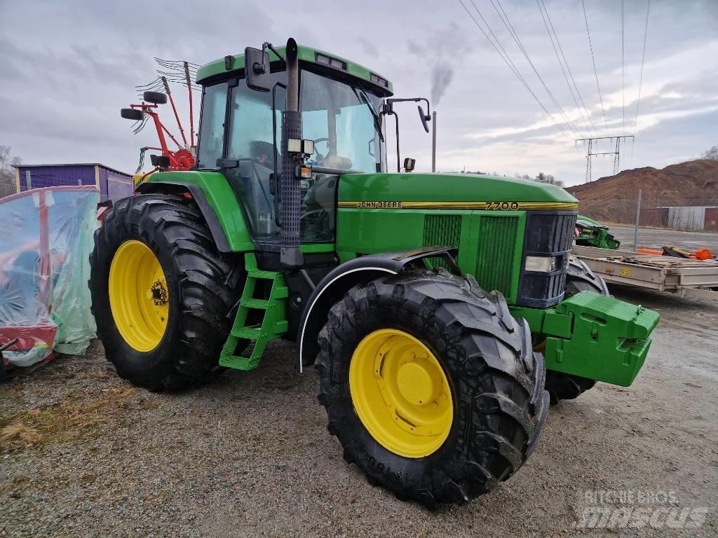 John Deere 7700 Traktoren