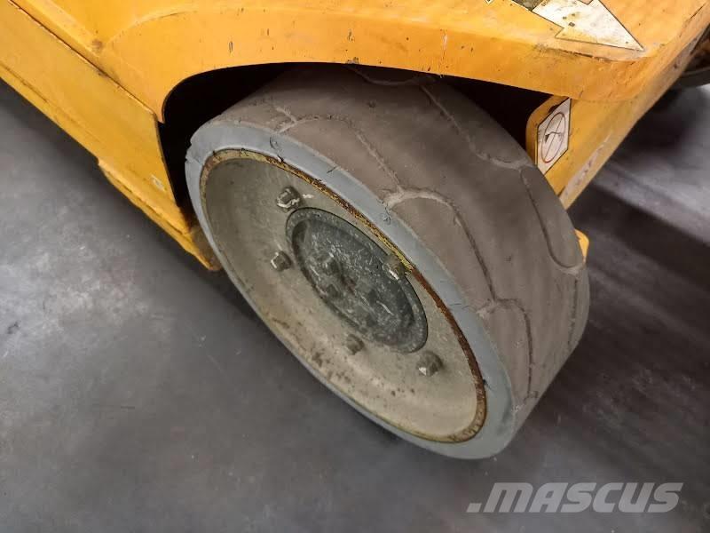 JLG Toucan 8 E Personenaufzüge