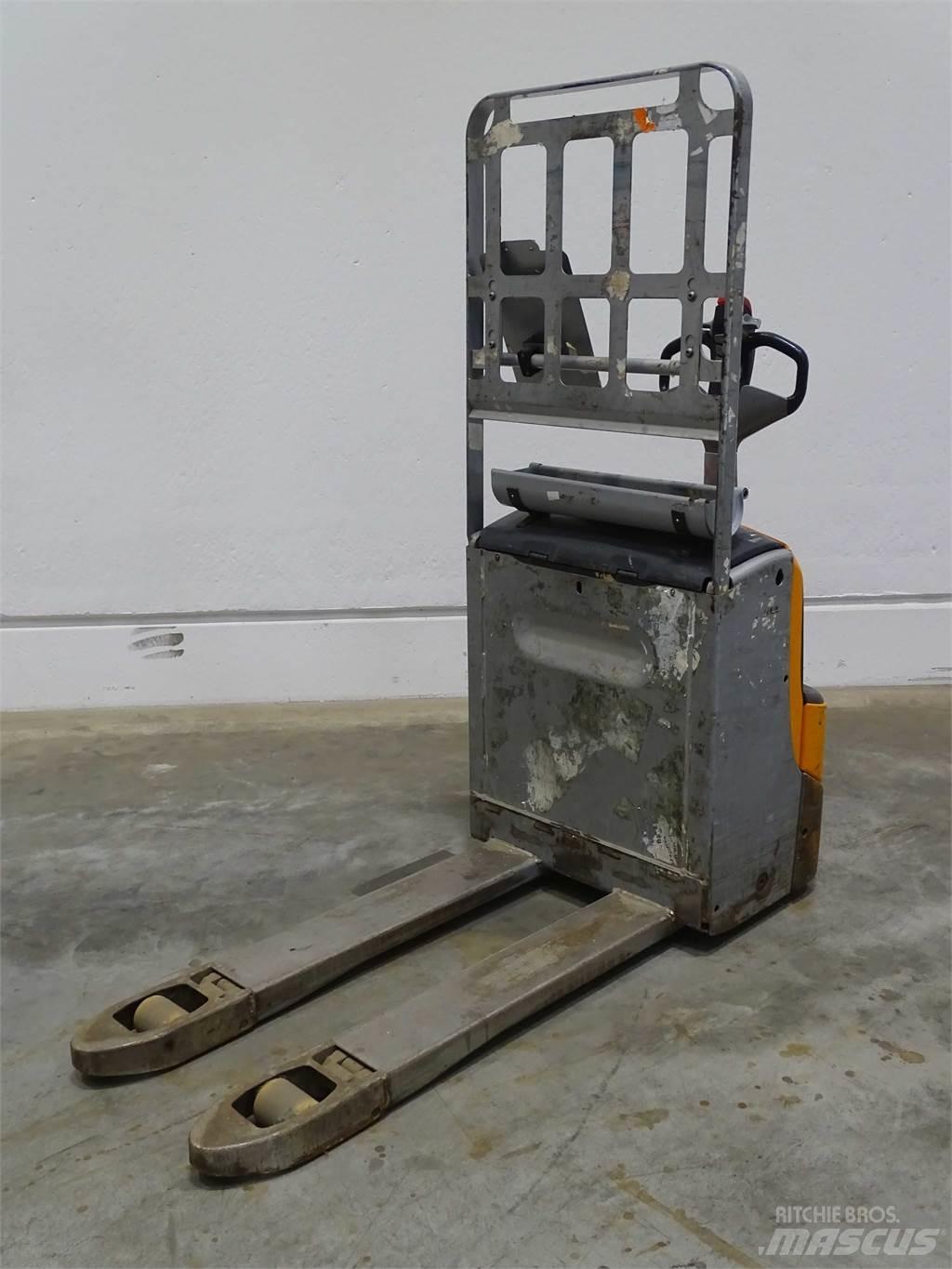 Still EXU16 Niedergabelstapler