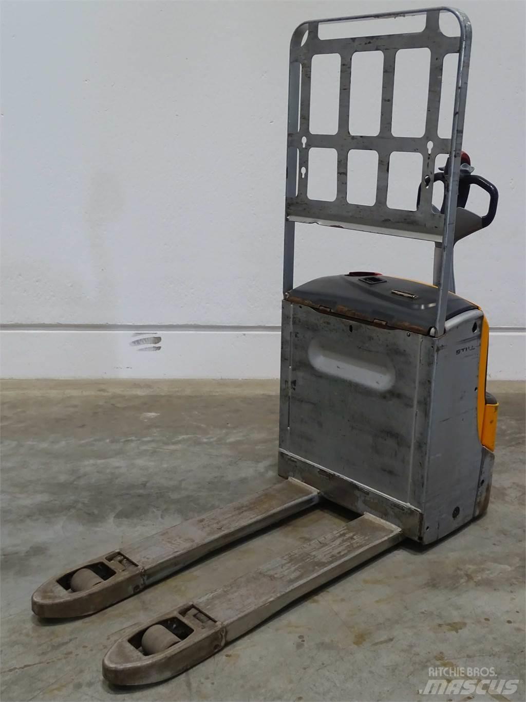 Still EXU18 Niedergabelstapler