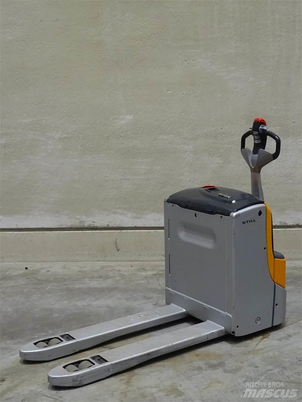 Still EXU18 Niedergabelstapler