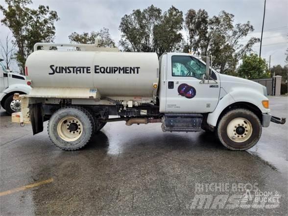 Ford F750 Wassertanker