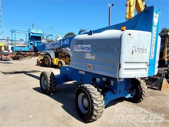 Genie S40 Teleskopbühnen