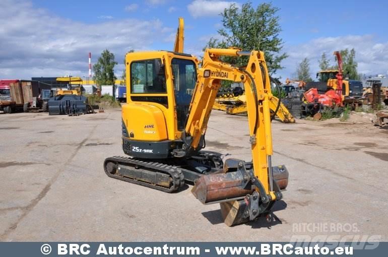 Hyundai R25Z-9AK Minibagger < 7t