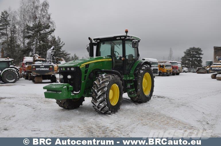 John Deere 8245R Traktoren