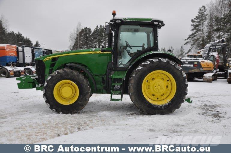 John Deere 8245R Traktoren