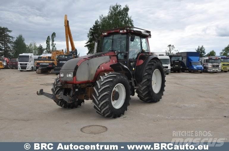 Valtra T190 Traktoren
