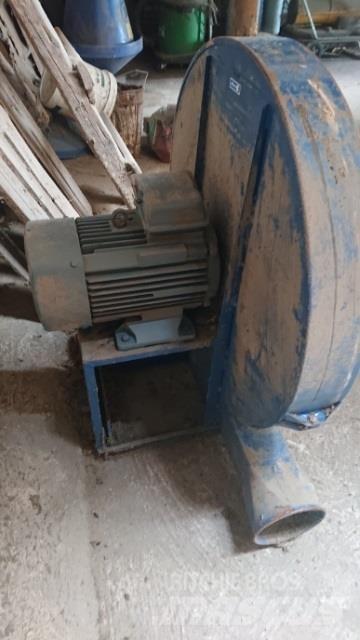  JKF Futterverteilwagen