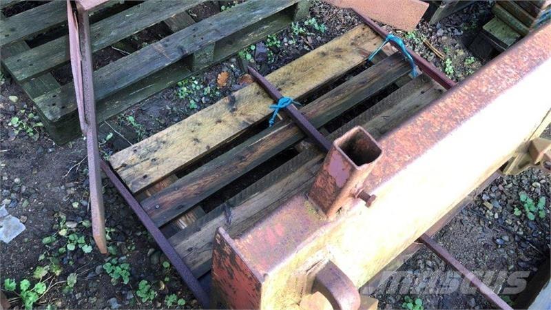  Ålø Frontladerzubehör