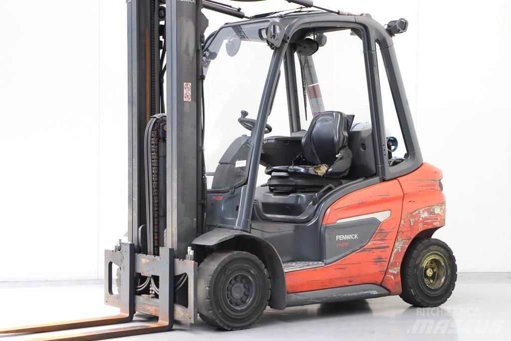 Linde H25T-01 LPG heftrucks