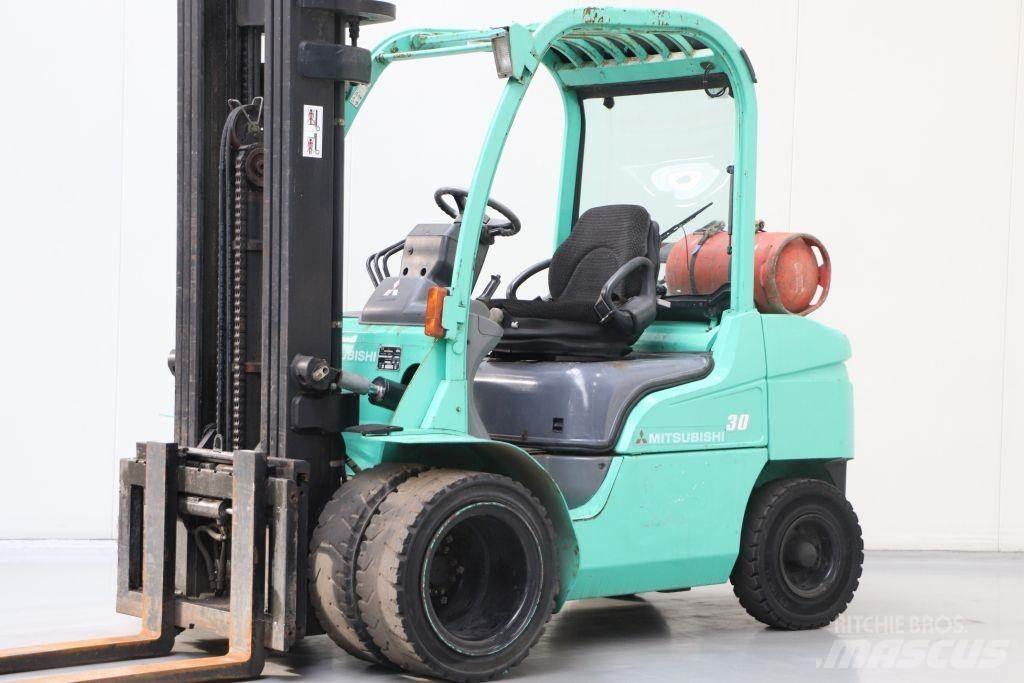Mitsubishi FG30N LPG heftrucks