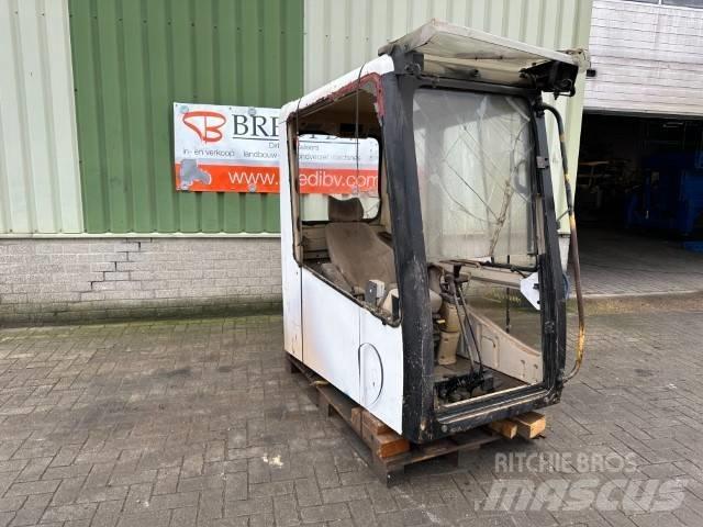 CAT 325 LN Kabinen