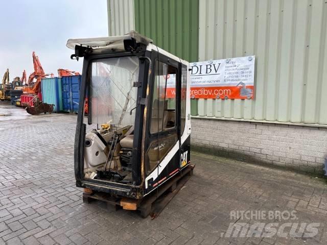 CAT 325 LN Kabinen